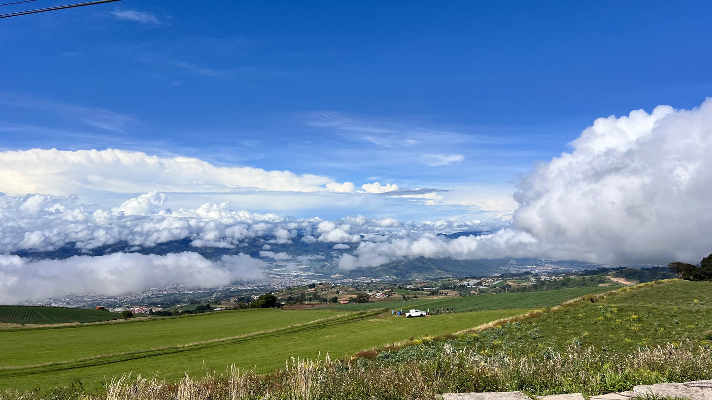 IRAZÚ VOLCANO, OROSI VALLEY & BASILICA TOUR