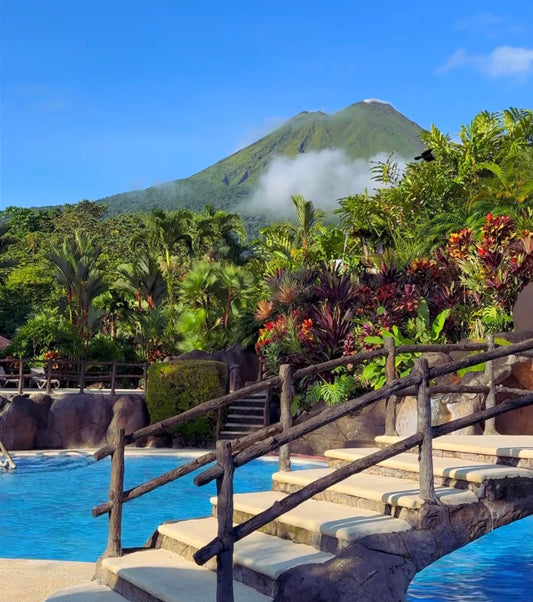 ARENAL VOLCANO SLOTH TOUR AND HOT SPRINGS